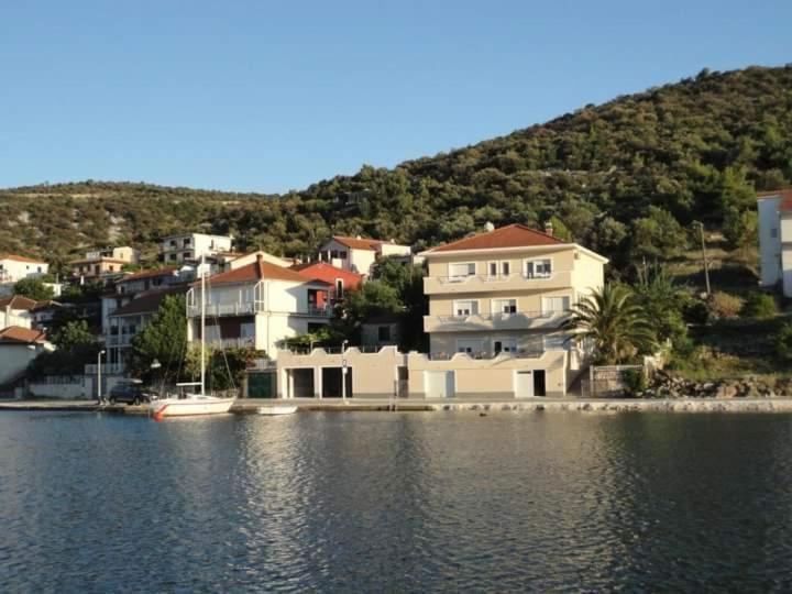 Apartman & Rooms Draga Marina Exterior photo